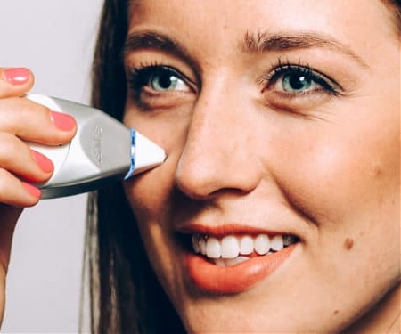 (Video) ClearUP Electronic Gadget for Relieving Sinus Pain from Hay Fever