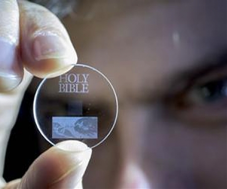 (Video) Eternal 5D Data Storage Could Record The History of Humankind