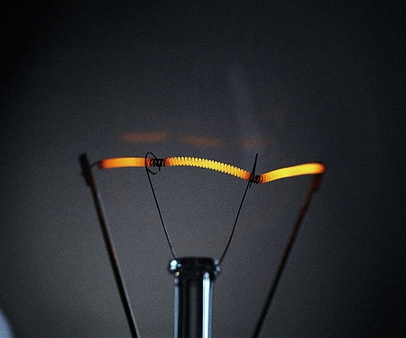 A Brilliant MIT Invention Makes Incandescent Bulbs As Efficient As LEDs