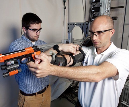 MAXFAS Exoskeleton Improves Soldiers' Aim
