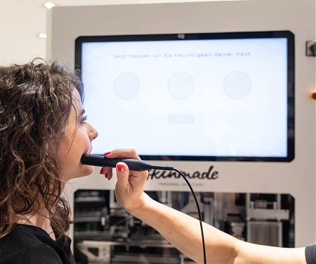 Skinmade Kiosks Produce Client-Specific Face Cream on Demand
