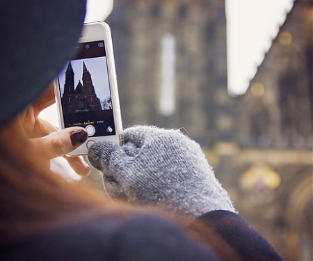 Are Smartphones Killing Digital Cameras ?