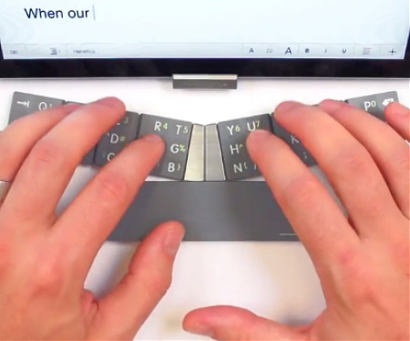 (Video) TextBlade - Next-Gen Portable Physical Keyboard For iPhone 6