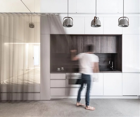 (Video) Translucent Curtains Define Different Zones in this 30 Sq-M Apartment