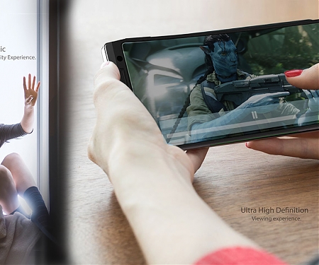 A Shapeshifting Smartphone - Alienware Atlanta 01