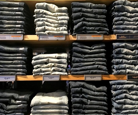 Quartz Analyzed 750 Pairs of Jeans and Found Definitive Skinny Bias by US Retailers