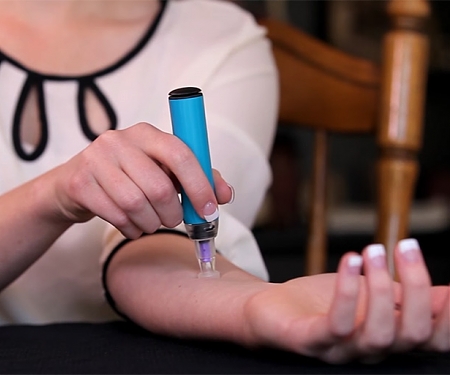 (Video) Genteel Lancing Device Promises Pain-Free Blood Draws for Glucose Testing