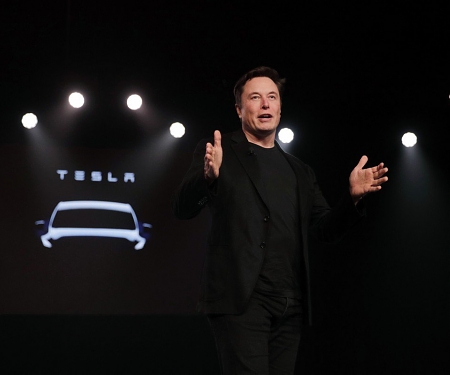 Elon Musk Says Tesla will have Robo-Taxis Operating Next Year
