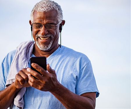(PDF) Getting Connected : Older Americans Embrace Technology to Enhance Their Lives