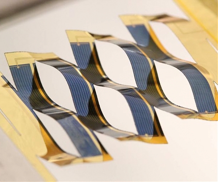 (Video) Japanese Paper Cutting Trick for Moving Solar Cells
