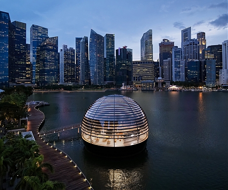 Apple Officially Unveils Its Floating Marina Bay Sands Store in Singapore