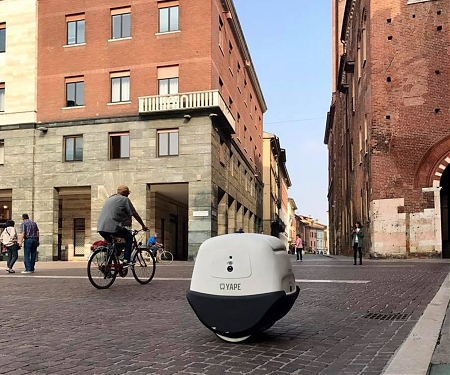 (Video) Italian Self-Driving Delivery Drone Takes to The Streets - YAPE