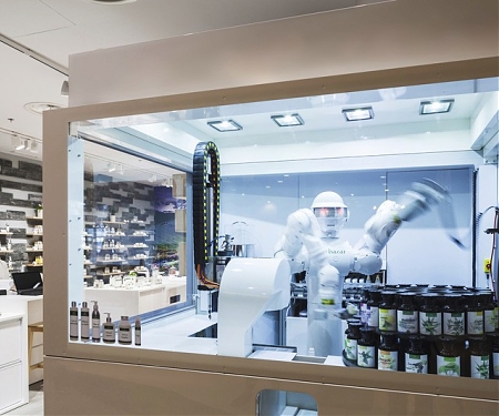 (Video) This Store Has A Robot That Will Make Your Custom Cosmetics