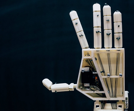 (Video) 3D-Printed Robotic Arm for Sign Language Translation - Project Aslan
