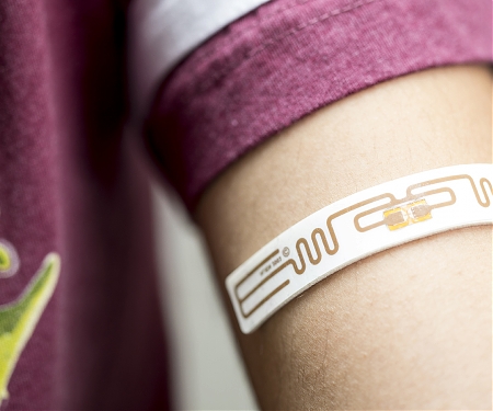 (PDF) A New Mobile Chip Beams Data for Miles Using Almost No Power - LoRa Backscatter