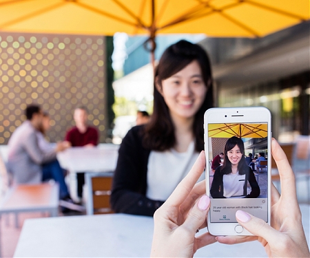 (Video) Microsoft "Seeing AI" App for Blind People Describes The World Around