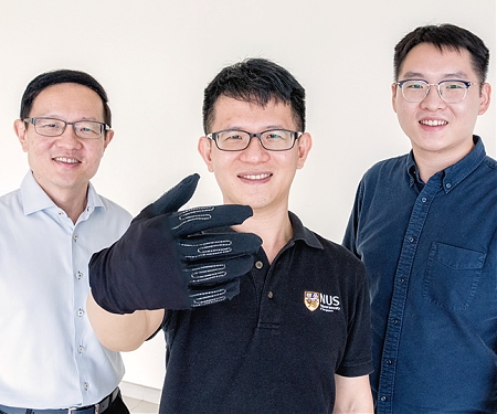 (Video) This Smart Gaming Glove May Soon Merge Humans with Machines - The InfinityGlove