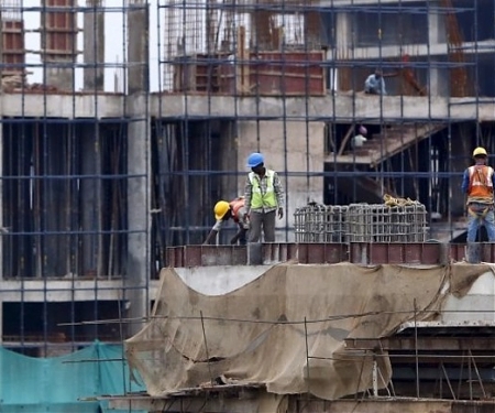 Self-Healing Concrete and Sweaty Roofs : Is This the Future of Buildings ?