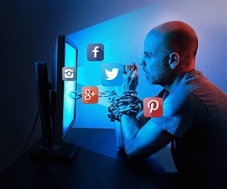 America’s Social-Media Addiction is Getting Worse