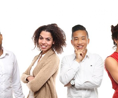 Multicultural Consumers by the Numbers : From Shopping to Tweeting