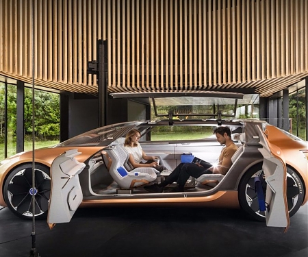 Renault's Symbioz Concept Gives Plausibility a Back Seat