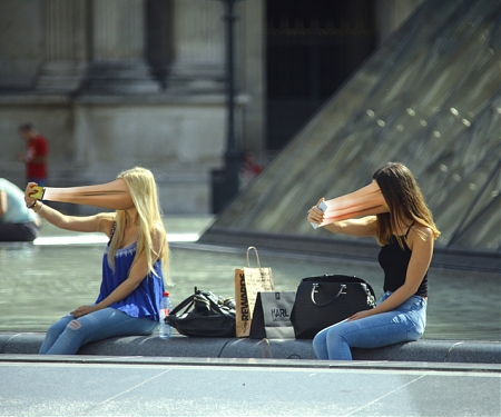 Faces Sucked By Smartphone - SUR-FAKE Series