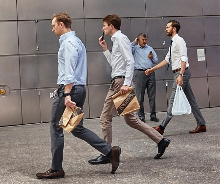 Goldman Sachs Tells Its Bankers to Loosen Their Neckties