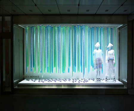 (Video) Issey Miyake Spring Summer 2018 Window Installation