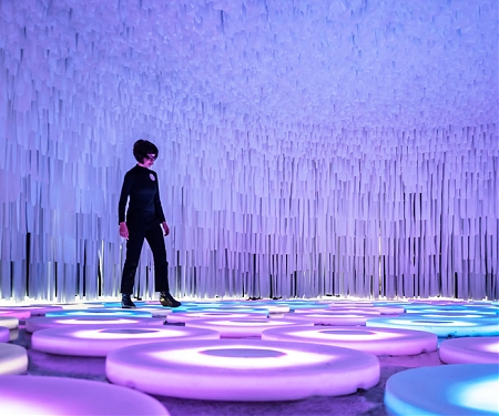 IKEarchitects Forms Indoor Exhibition Space with 20,000 Fabric Strips