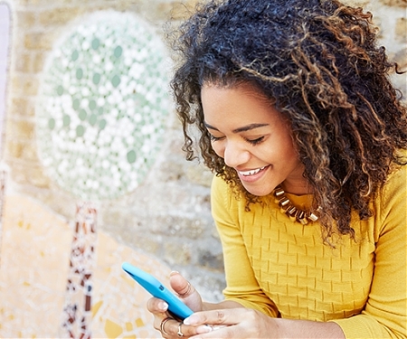 (Infographic) A Close-Up Look at Gen Z's Mobile Habits