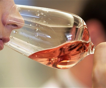 Who’s Driving World Wine Consumption ?
