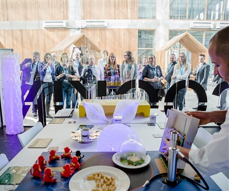 (Video) The World’s First 3D Printing Restaurant - Food Ink