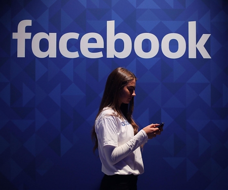 (PDF) Pew - Men Appear Twice as Often as Women in News Photos on Facebook