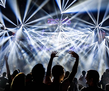 (Infographic) What Music Festivalgoers Are Buying, Posting and Sharing