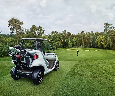 (Video) Mercedes Injects Some Automotive Style Into The Humble Golf Cart