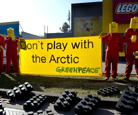 Lego is Going Green - Lego will Say Goodbye to Plastic