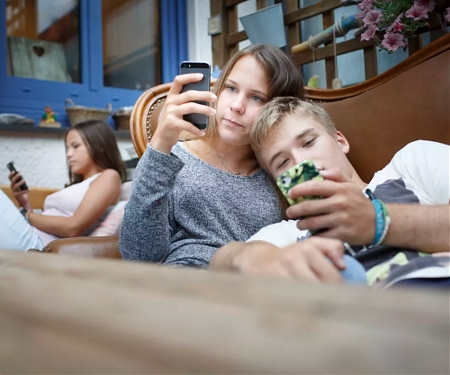 Your Phone is Becoming Your Favorite Screen, Even When You’re at Home