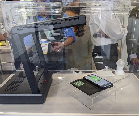 CES 2020 - GuRu’s Robot Could Charge Up Your Devices Wirelessly Over a Distance