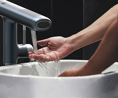 A Faucet Your Face Will Appreciate