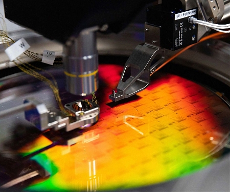 Quantum Computing Startup Raises $215M for Faster Device - PsiQuantum