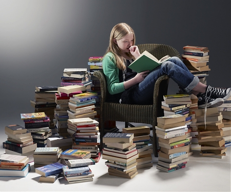 (Video) Slightly Fewer Americans are Reading Print Books, New Survey Finds