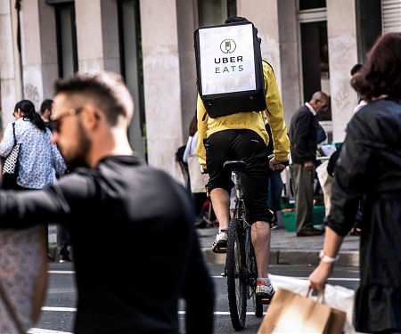Food-Delivery Companies Serve Restaurants Better Tech