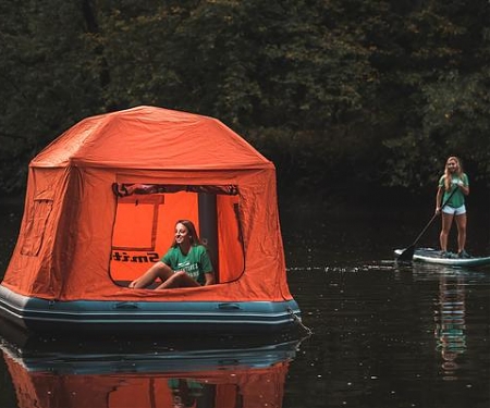 SmithFly Raft-Tent Brings Camping to the Water