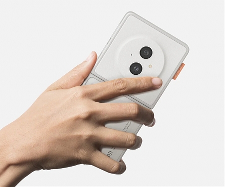 This Sensible Foldable Phone with Minimalist + Clock Mode is Digital Detox Done Right
