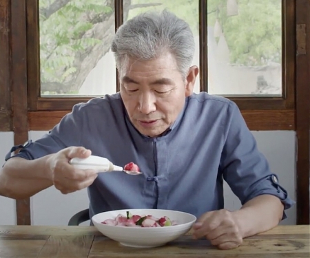 (Video) Utensils Give Parkinson’s Patients Their Earned Place at the Table