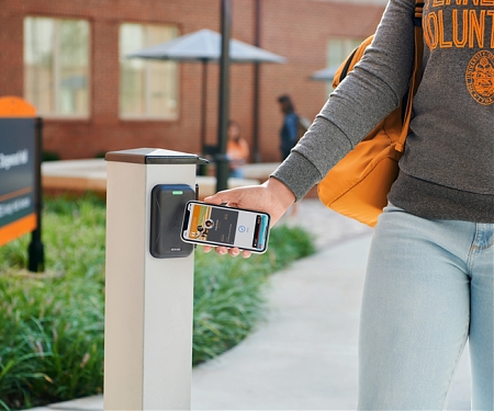 Apple Brings Contactless Student IDs on iPhone and Apple Watch to More Universities