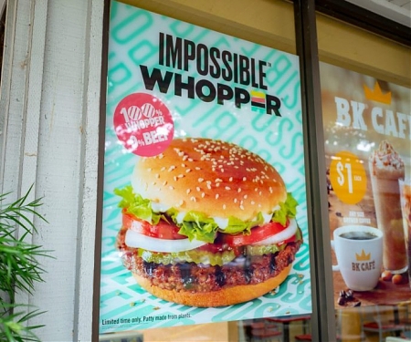 Who’s Eating Meatless Fast-Food Burgers ? Not Vegans