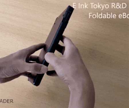 (Video) Foldable E-Ink Note Taking WACOM e-Reader with a Light