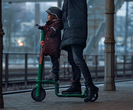A Scooter for Navigating Our Crowded Cities - The Unicorn Scooter