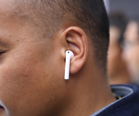Apple is Already Winning The Wireless Headphones Market with AirPods